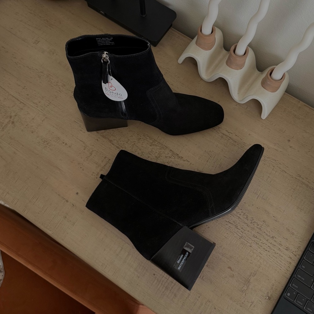 SOLD NWT BLONDO Waterproof Block Heel Booties
